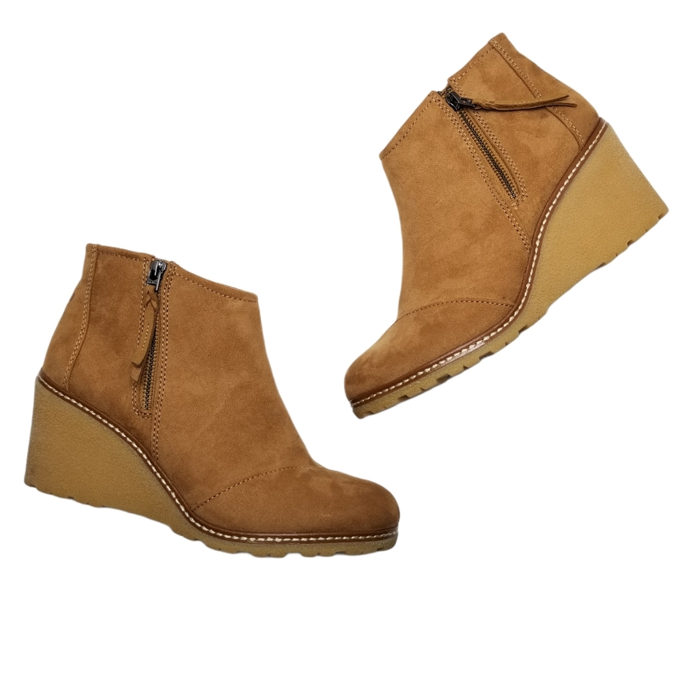 Toms Avery Wedge Zipper Shoe